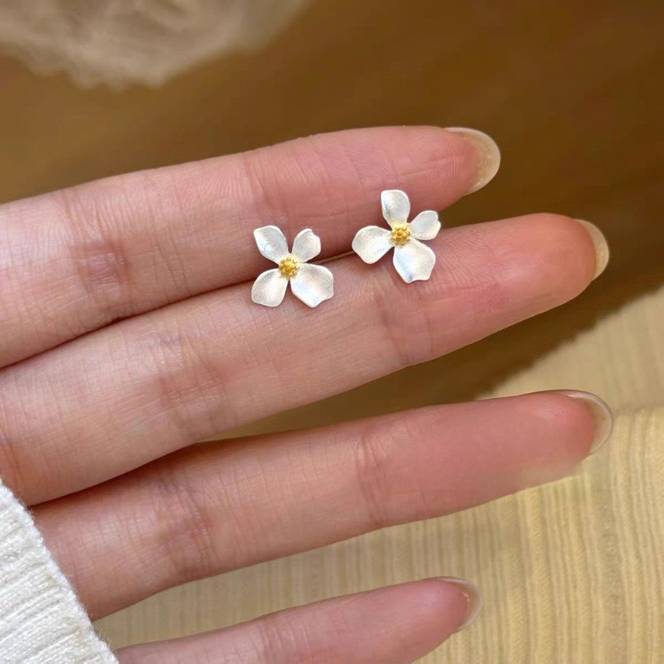 1 Pair 999 Pure Silver Flower Earrings, Simple Elegant Design, Great For Everyday Wear & Valentine Gift