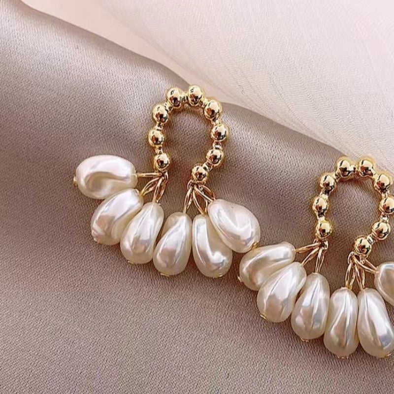 Korean Vintage Pearl Earrings For Women French Style Stud Earrings Elegant Premium Gift