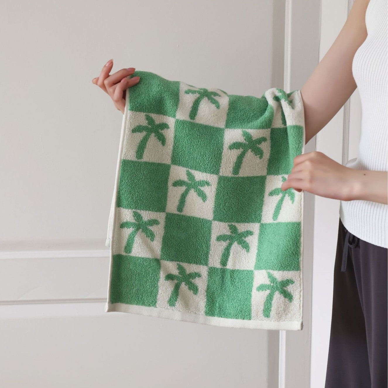 Retro Color-Block Absorbent Bath Towel For The Bathroom