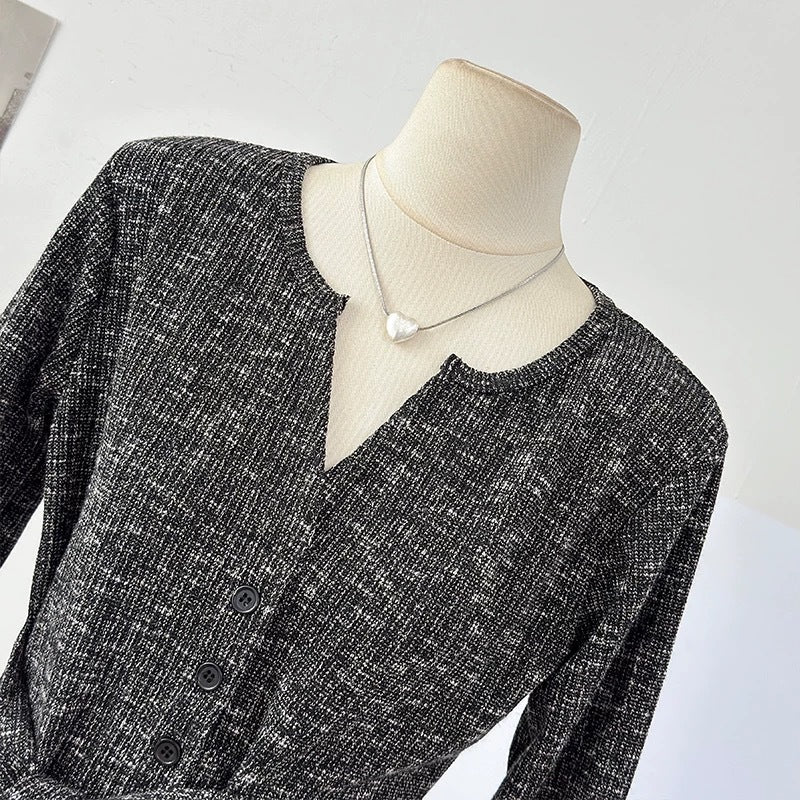 Korean-style Design Color-blocked Small V-neck Long-sleeve Knit Sweater