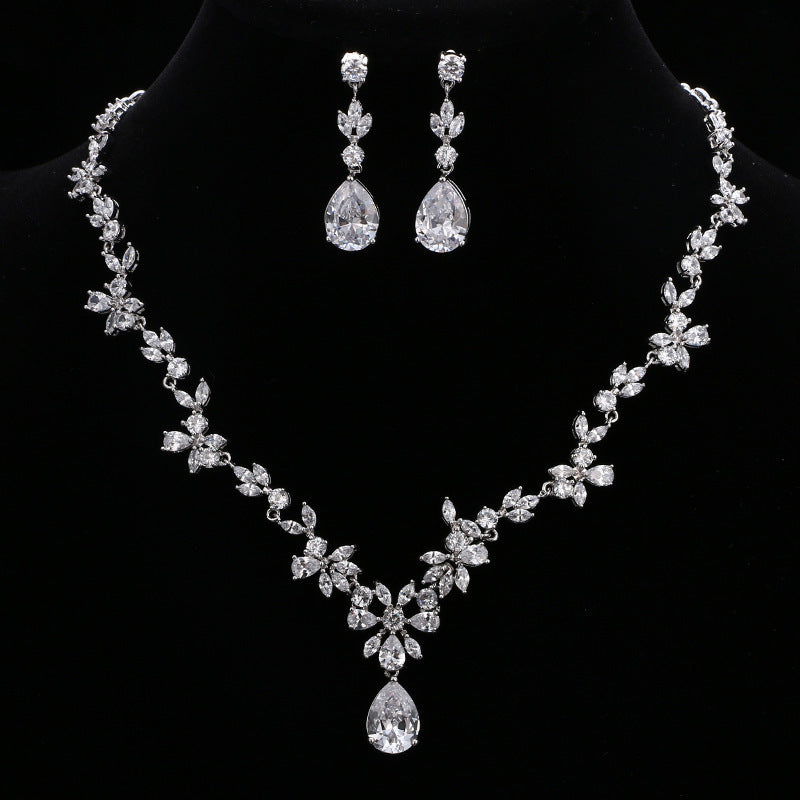 Korean-style Trendy And Elegant Stud Earrings And Necklace