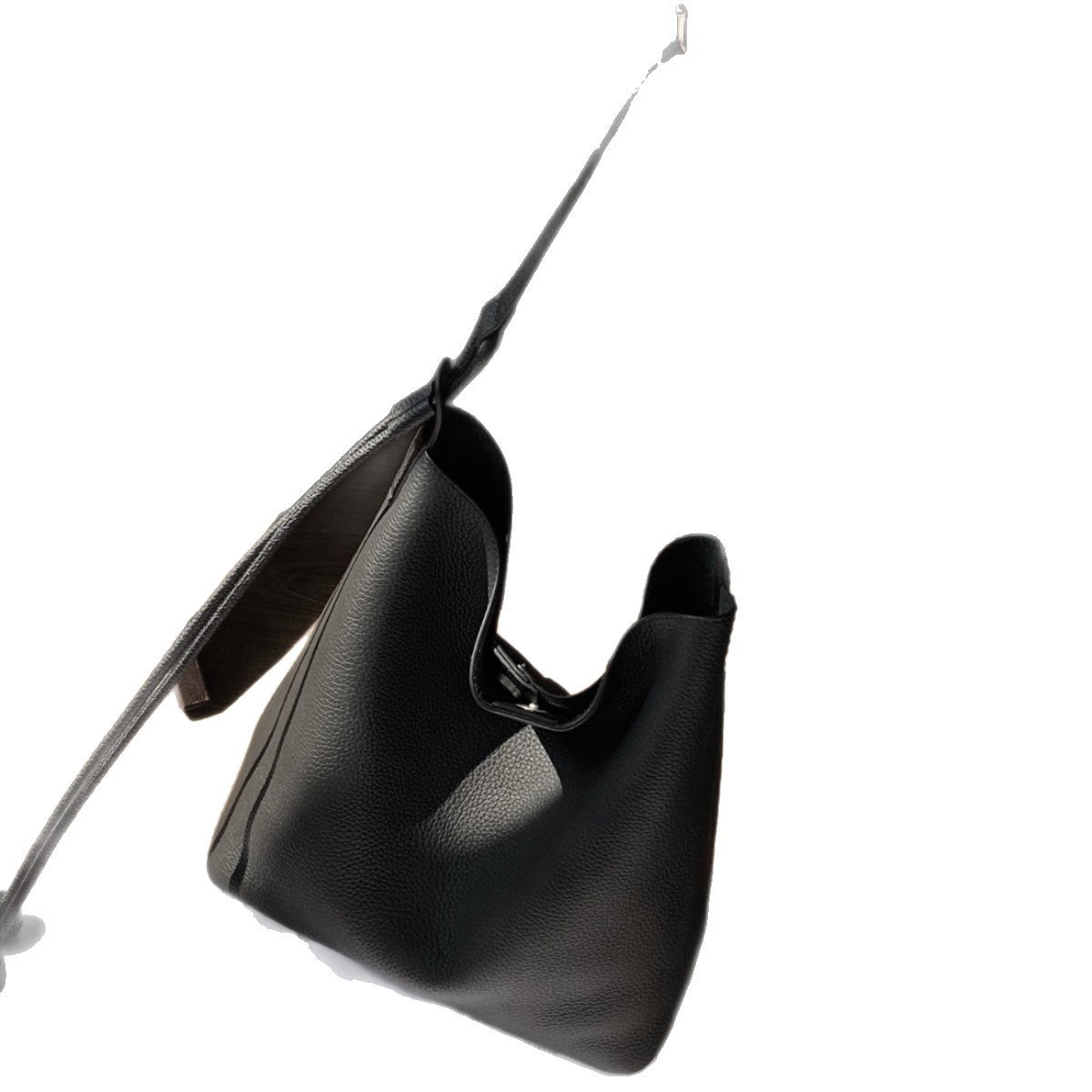Top-grain Leather Commuter Bucket Bag With A Premium Feel