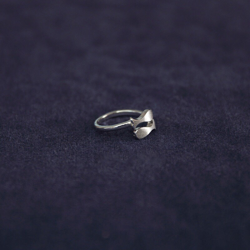 1pcs 999 Sterling Silver Brushed Fish Statement Ring, Elegant Symbolic Style, Ideal For Birthdays & Delicate Jewelry Gifts