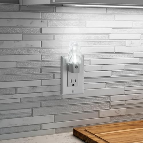 Maxxima MLN-16 LED Plug in Night Light - Features Auto Dusk to Dawn Sensor 5000K Daylight, 5 Lumens, Ideal for Bedroom, Ba...