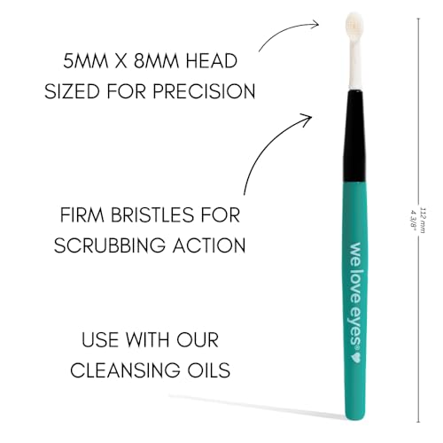 We Love Eyes - Eyelid Margin Scrub Brush - Ideal for scrubbing away debris and eyelid margin cleansing.