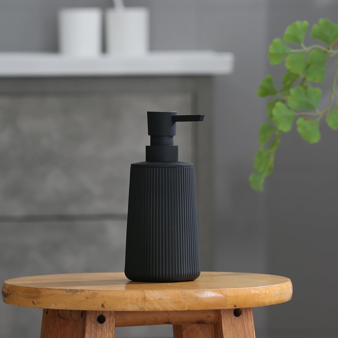 Small Soap Dispenser For Bathroom And Kitchen Modern Farmhouse Striped Style Plastic Hand Soap Dish Soap Dispenser With Pump Matte Black