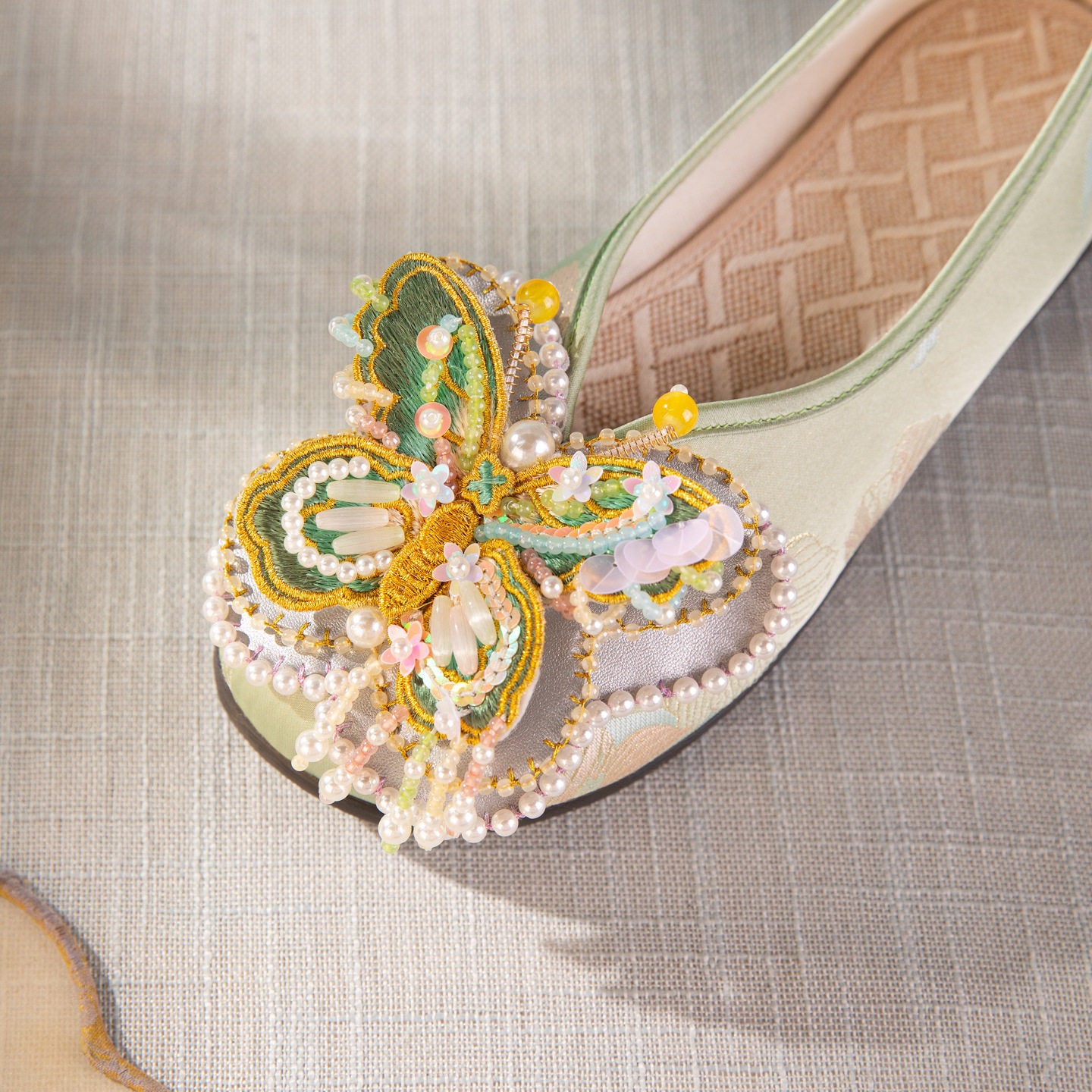 Traditional Chinese Style Flip-flops For Women, Summer 2026 New Design. Outerwear Style. Handmade Butterfly Embroidery. Cool Sandals. Traditional Chinese Style Head Covering With Tiger Head Design. Fl