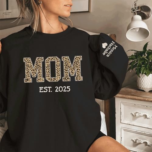 Famitrendz Personalized Floral Embroidered Grandma Crewneck Sweatshirt - Gifts for New Grandmas, Mothers Day, Birthday