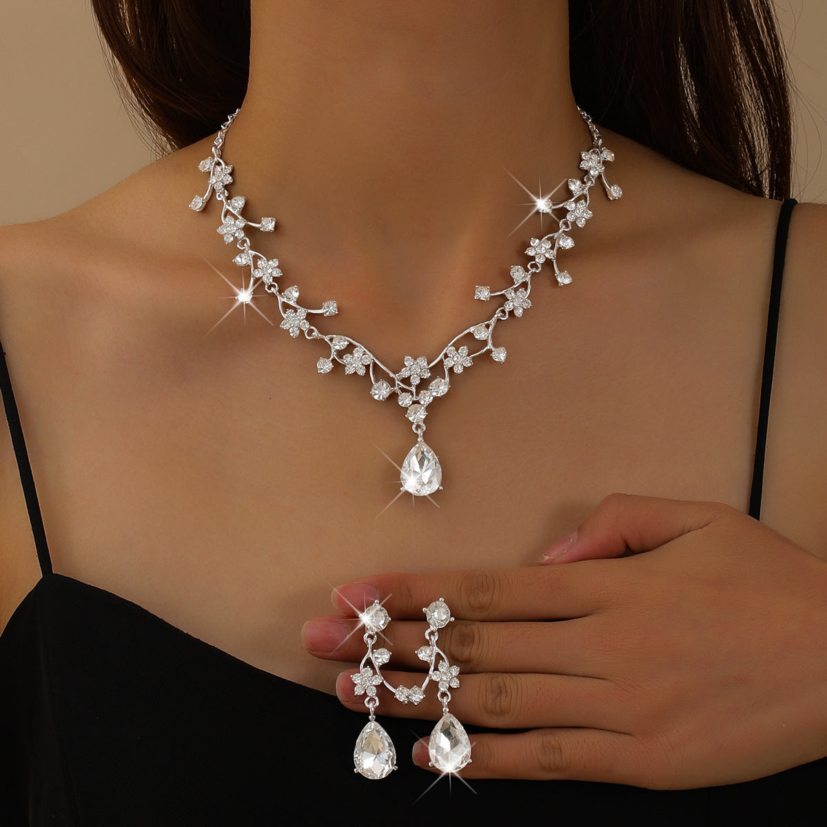 Pinduoduo High-End Alloy Bridal Necklace And Earrings Two-Piece Set Necklace Jewelry Bridal Wedding Accessories Jewelry Set