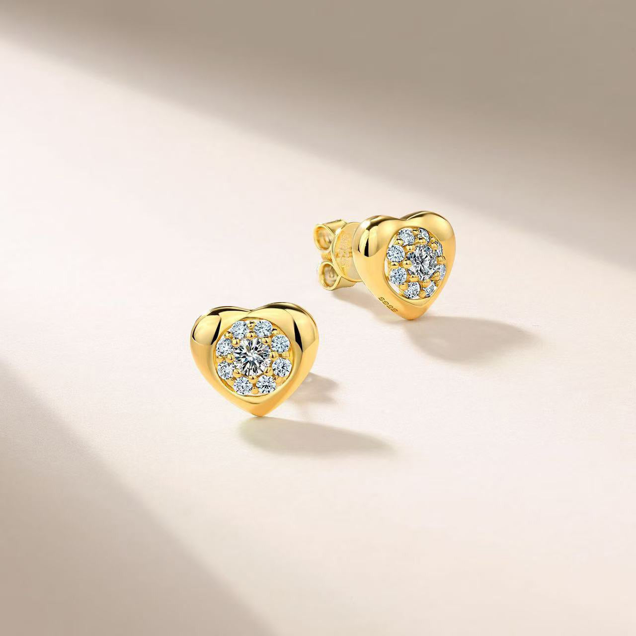 S925 Sterling Silver Heart Stud Earrings, 3mm Round D-VVS1 Moissanite, Platinum Plated 1.9g Women's Jewelry Gift Box Set