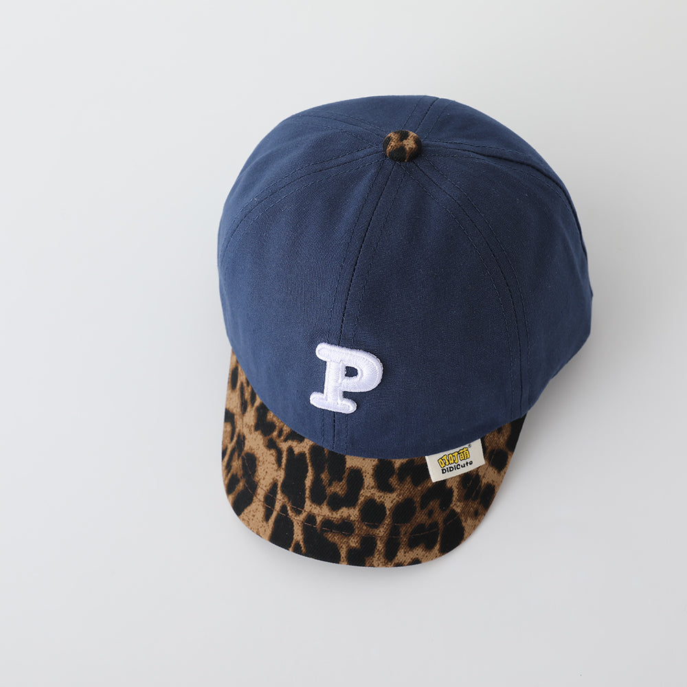 Children's Patchwork Leopard Print Brimmed Letter P Three-dimensional Embroidered Adjustable Fashion And Simple Baseball Cap, Suitable For Outings, Playtime And Daily Use.