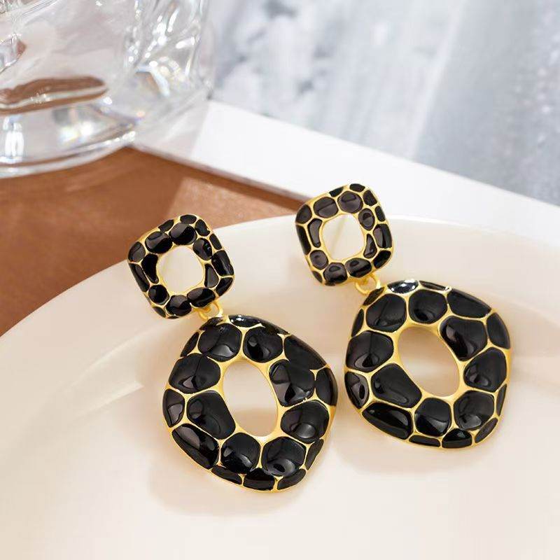 Retro Brilliant Cut Earrings For Women Vintage Geometric Diamond Studs Light Luxury Gift