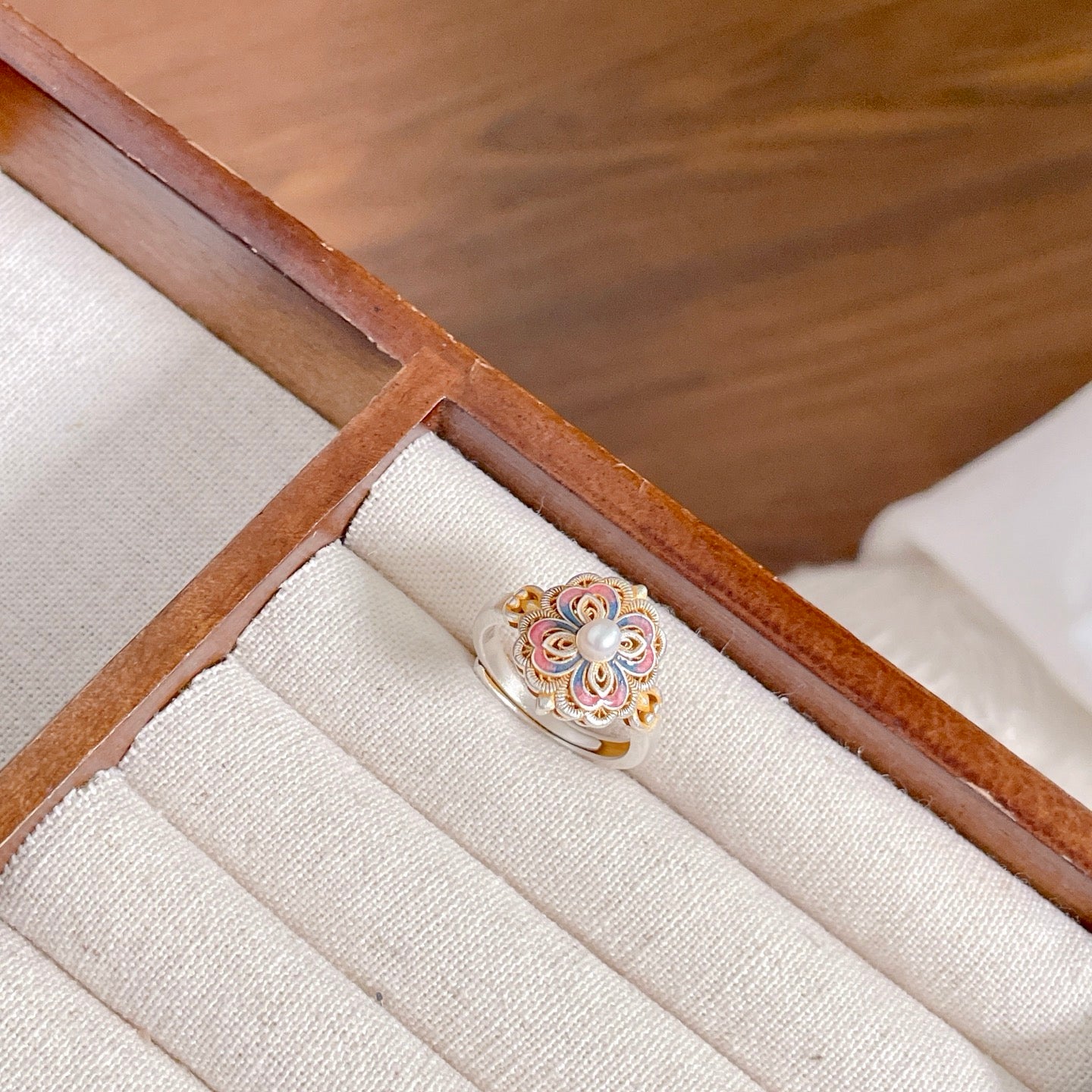1pcs 999.9 Sterling Silver Filigree Enamel Pearl Ring, Luxury Retro Style, Ideal For Birthdays & Holiday Gifts