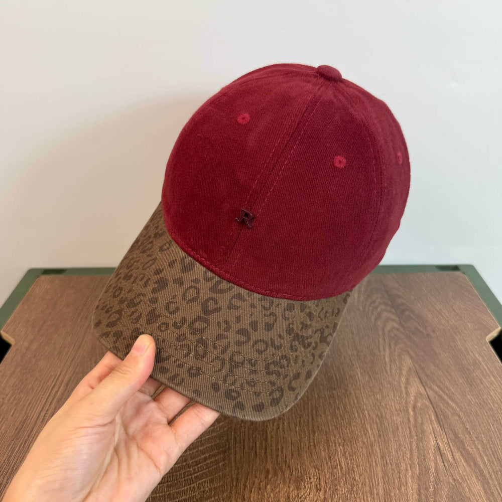Men's And Women's Identical Quilted Leopard Print Brimmed Baseball Cap With R Logo - Retro Street Style, Suitable For Outdoor Outings, Picnics, Friends' Gatherings, And Daily Wear.