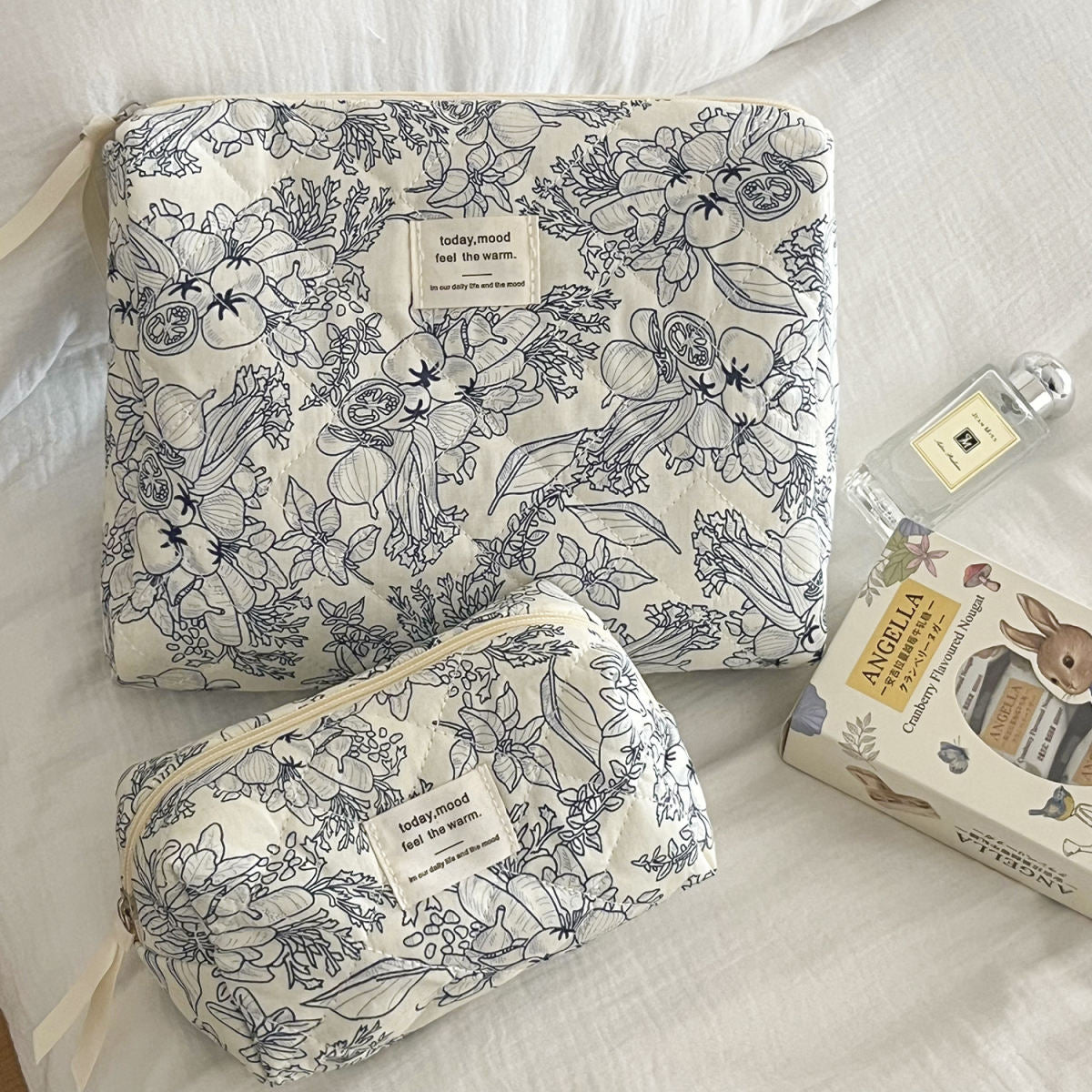 Good-looking Lightweight Ink Skin Care Makeup Storage Bag