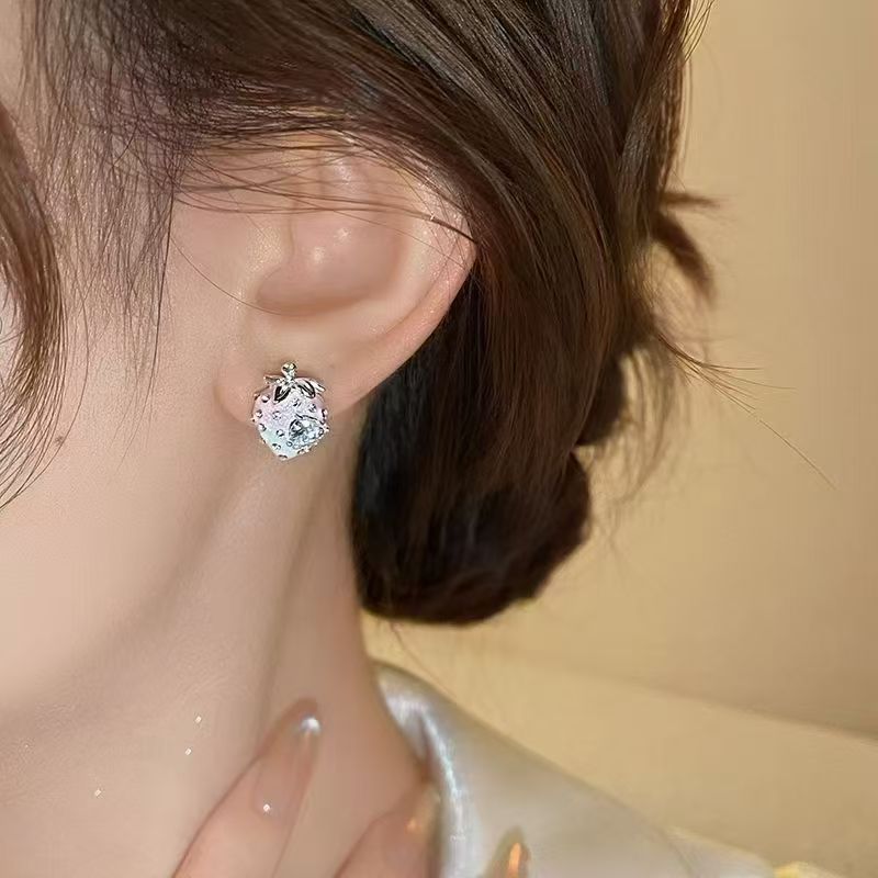 Strawberry Heart Zircon Stud Earrings For Women, Sweet Elegant Designer Jewelry,  Light Luxury Trendy Fashion Ear Accessories