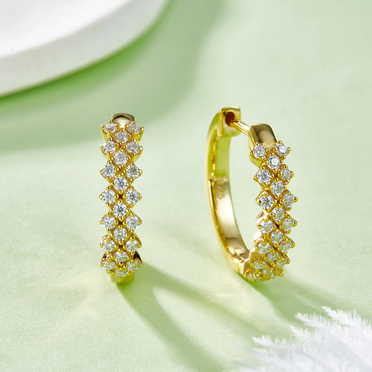 3.8g S925 Sterling Silver Moissanite Hoop Earrings  17mm Wave Pave Huggie Hoops With GRA Certificate, Platinum Plated Jewelry Gift Box Set For Women