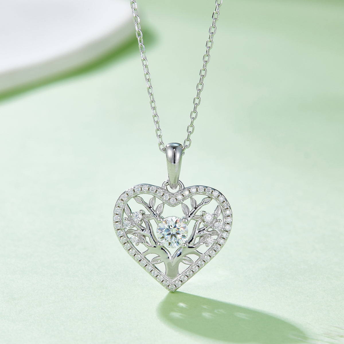 4.4g S925 Sterling Silver Tree Of Life Heart Necklace  5mm Center Stone With 42 Moissanite Pendant, GRA Certified, Platinum Plated Romantic Jewelry Gift Box Set