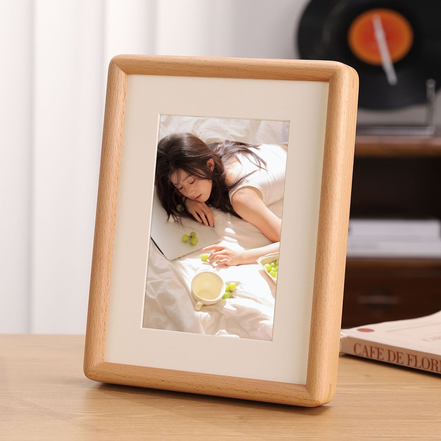 Solid Wood Mortise-and-Tenon Photo Frame For Home Use