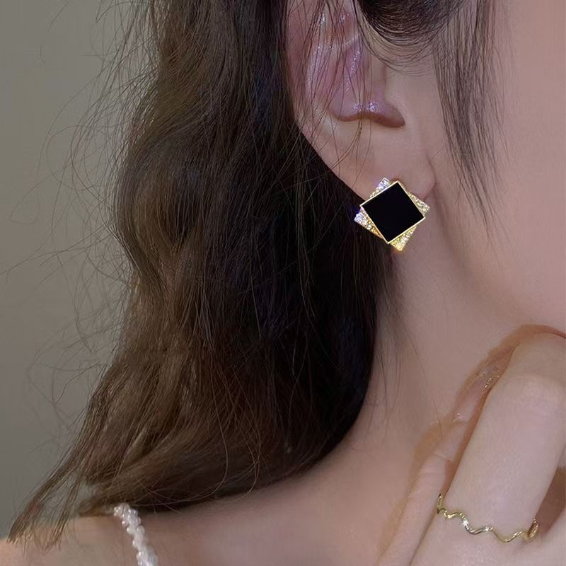 Black Rhombus Rhinestone Stud Earrings With Anti-Lost Buckle, Minimalist Fashion Elegant Geometric Earrings, Niche Designer High-End Ear Jewelry