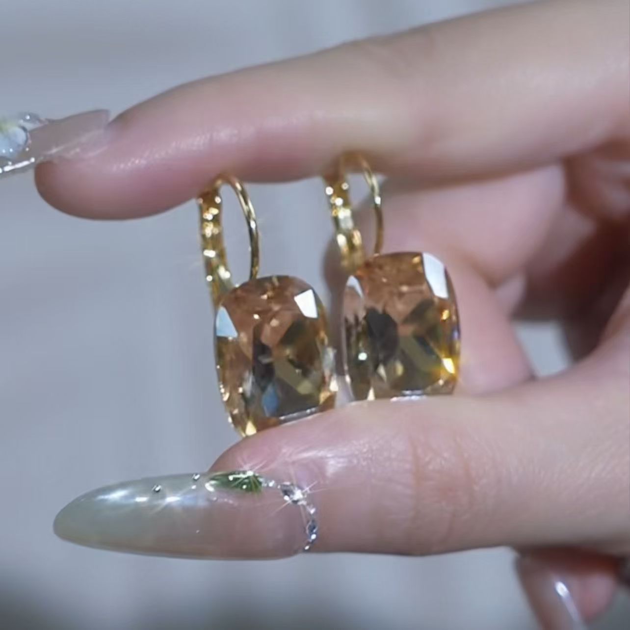 Champagne Rhinestone Cube Ear Cuffs, 2026 New Light Luxury Versatile Earrings