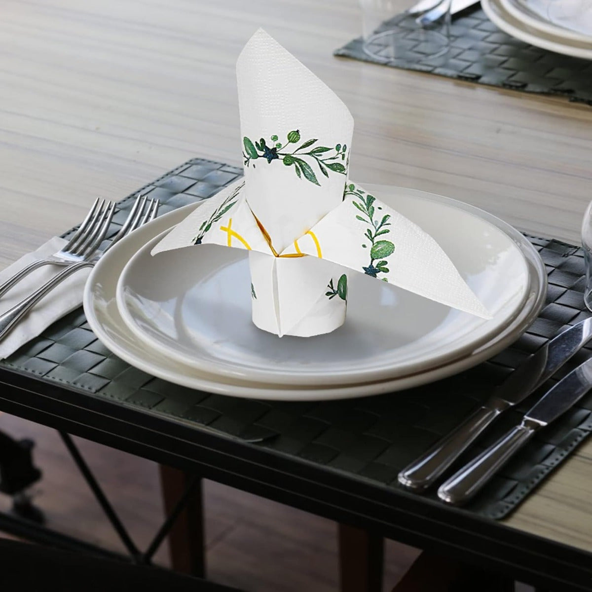 40 Napkins With Leaf And Fish Patterns In Green, Ideal For Garden Parties And Celebrations—party Supplies Set