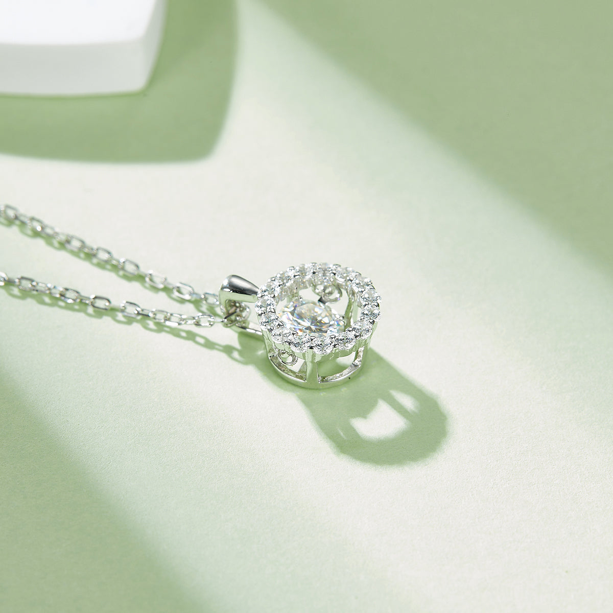 S925 Sterling Silver 0.5ct D Color VVS1 Moissanite Halo Necklace 45cm Platinum Plated GRA Certified Gift Box