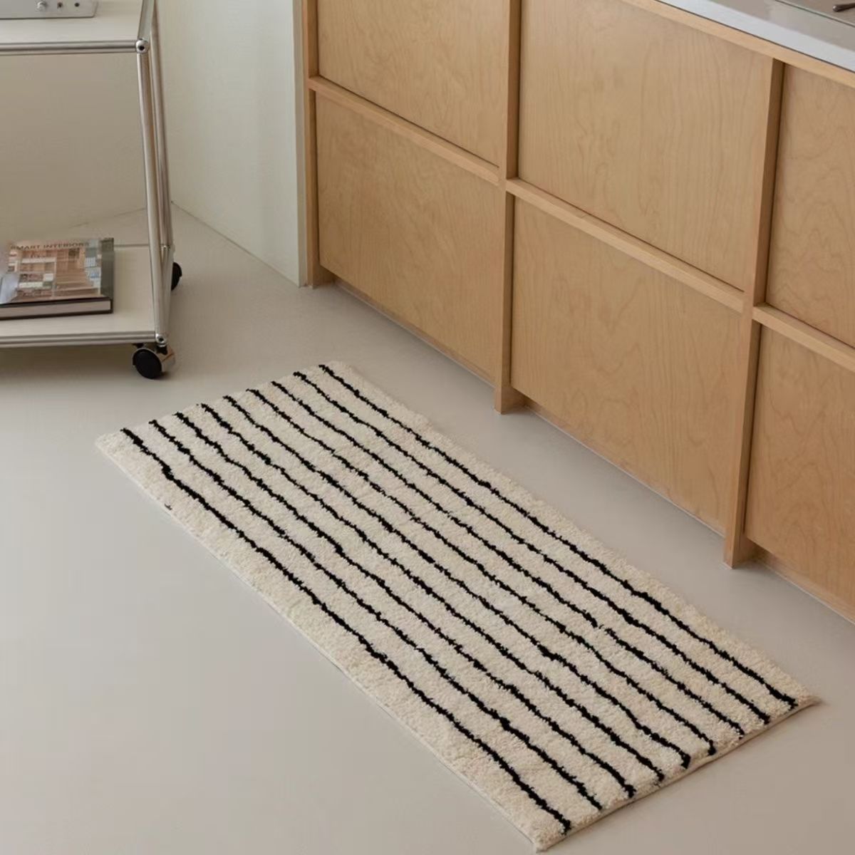 Simple Striped Absorbent Bath Mat For Home Use