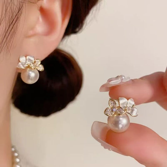 French Light Luxury White Enamel Pearl Flower Stud Earrings For Women, Exquisite Elegant Niche Designer Versatile Fashion Ear Jewelry