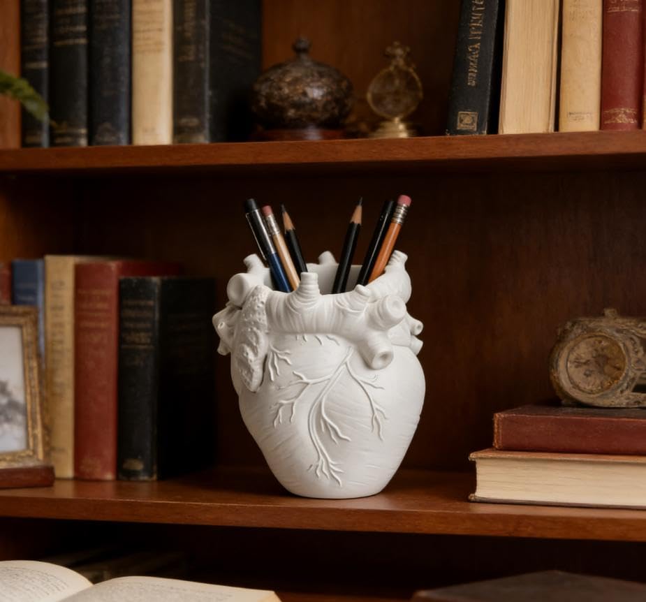 HUZHIBING Heart-Shaped Pen Holder, 4.3" x 3.74" Human Heart Organ Shape Pen Holder, Gothic Makeup Brush Holder, 3D Realist...