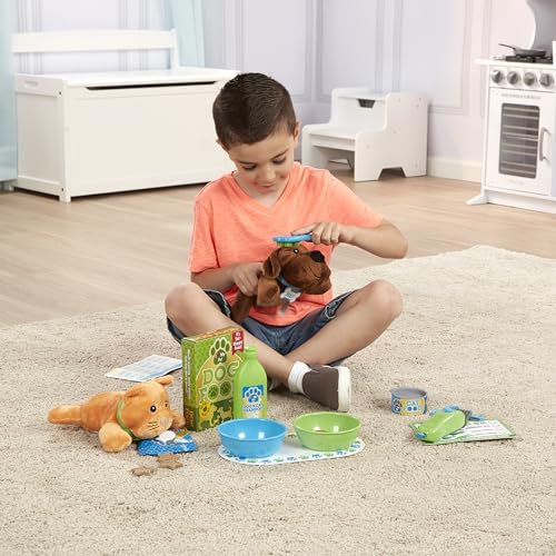 Melissa & Doug Feeding and Grooming Pet Care Play Set Pretend Play Vet Toy Veterinarian Kit for Kids