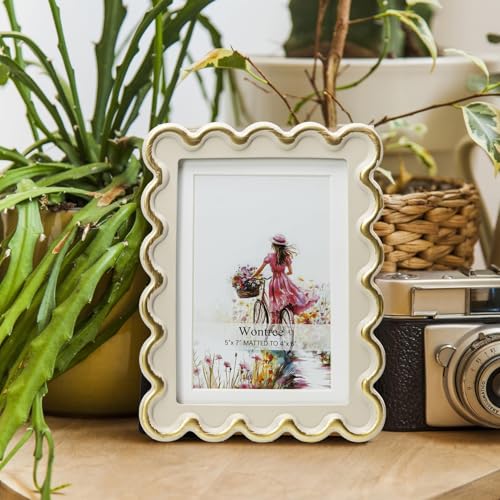 Wontree 5x7 Picture Frame in Beige with Shinning Gold Wavy Edge, Resin Frame with Real Glass, Display 5x7 Photos Matted to...