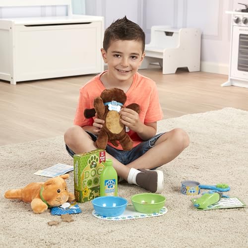 Melissa & Doug Feeding and Grooming Pet Care Play Set Pretend Play Vet Toy Veterinarian Kit for Kids