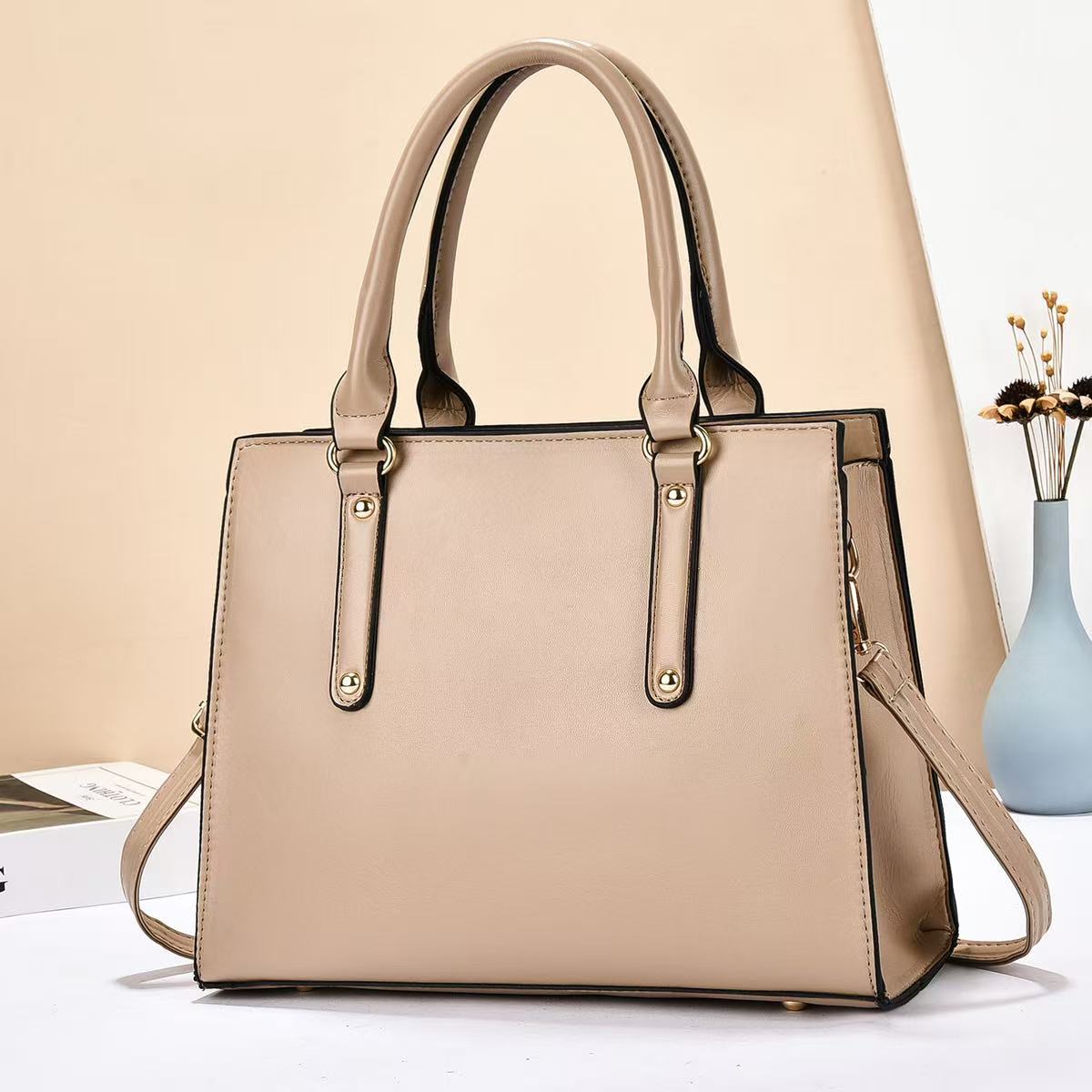 Womens New High-end Large-capacity Fashionable Crossbody Shoulder Bag