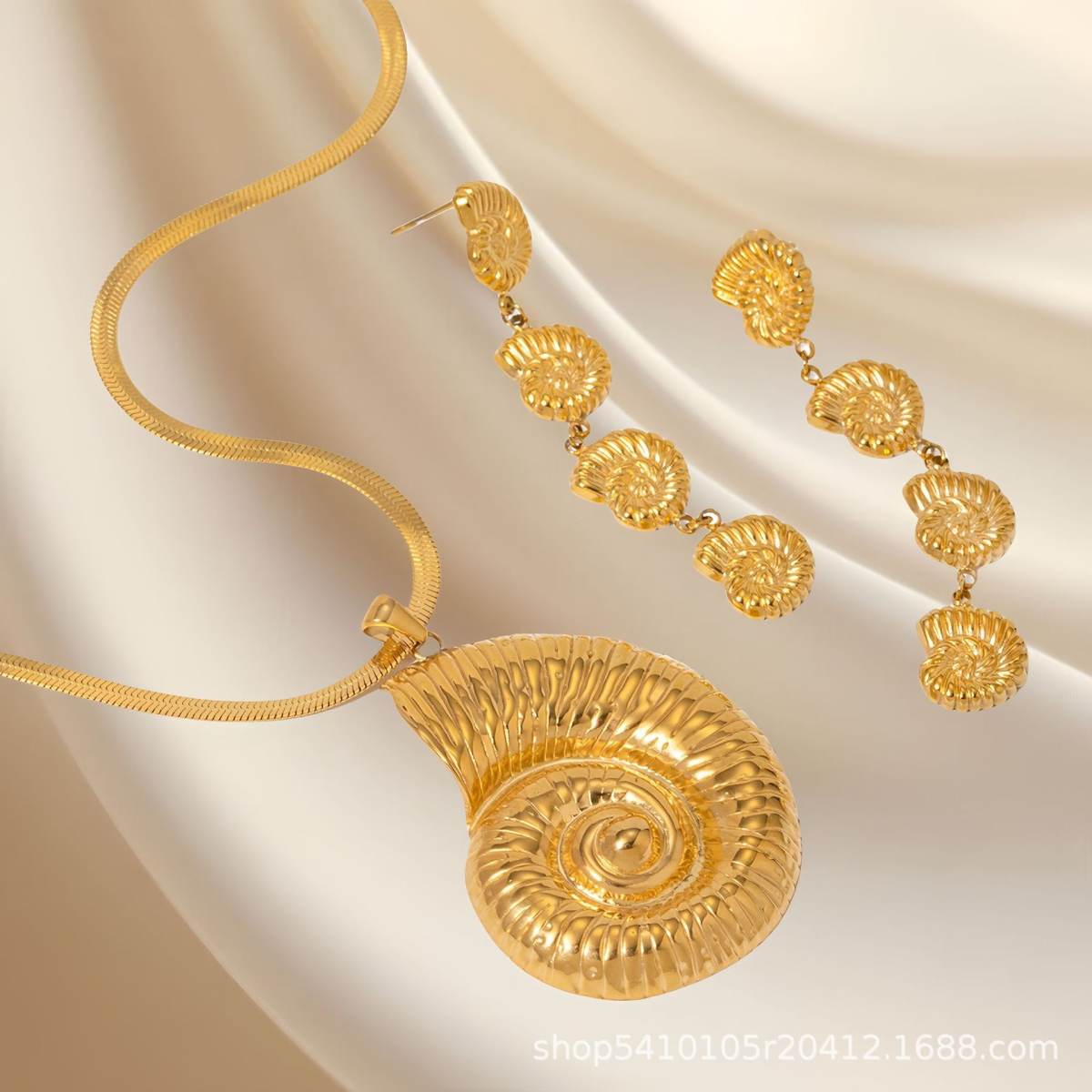 18K Gold Stainlesschain Like Flat Snake Conch Accessories Necklace