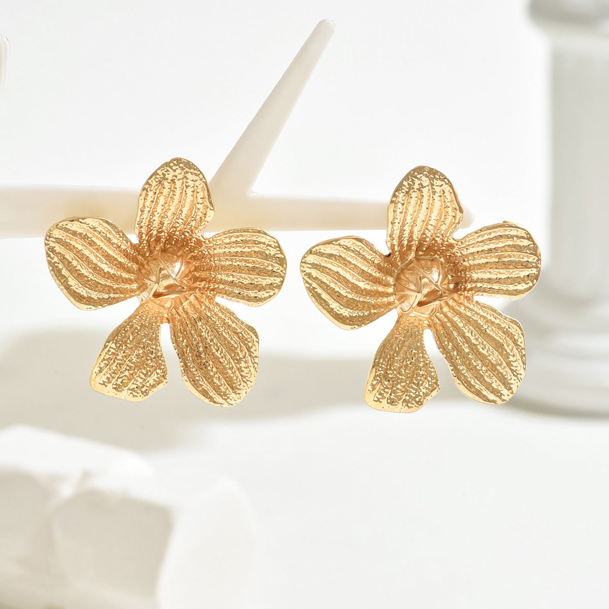 European American Cross-border Women Earrings, Unique Exaggerated Flower & Water Drop Niche Design Stud Earrings, Fashion High-end Ear Jewelry For Ladies