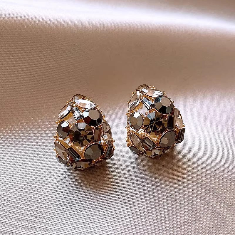 2026 New Arrival Black Crystal Earrings For Women Light Luxury Sparkling Diamond Stud Earrings Premium