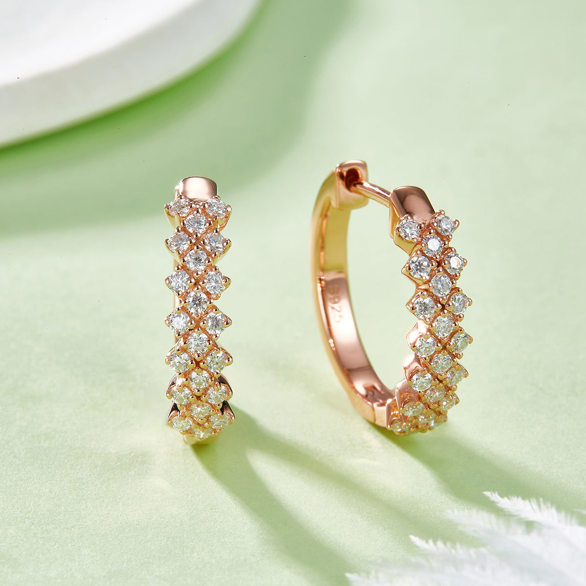 3.8g S925 Sterling Silver Moissanite Hoop Earrings  17mm Wave Pave Huggie Hoops With GRA Certificate, Platinum Plated Jewelry Gift Box Set For Women