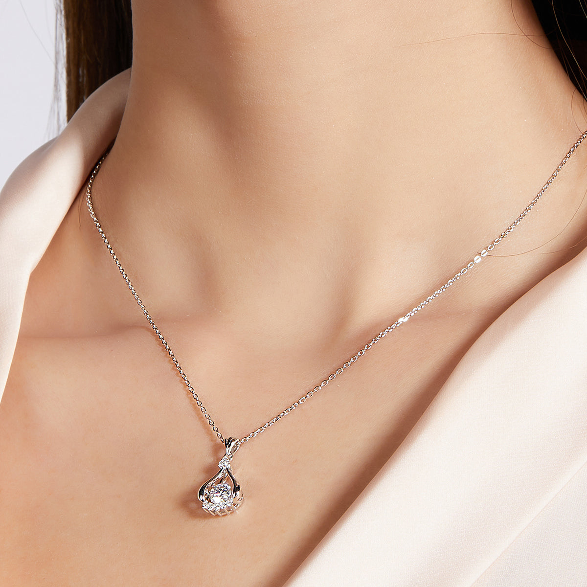 S925 Sterling Silver 0.5ct D Color VVS1 Moissanite Teardrop Openwork Necklace 45cm Platinum Plated GRA Certified Gift Box