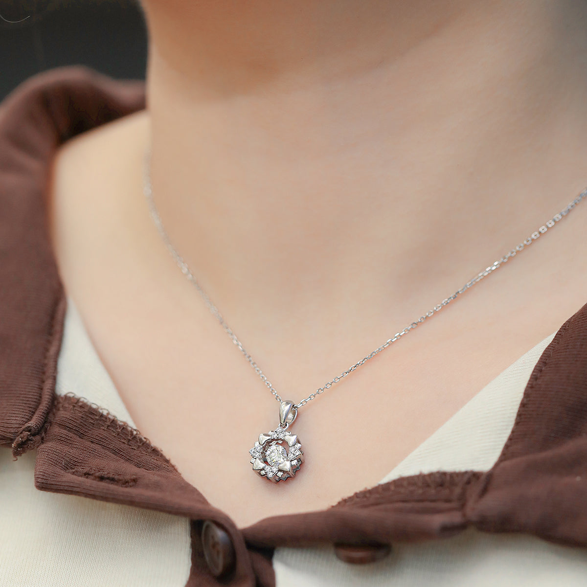 S925 Sterling Silver 0.5ct D Color VVS1 Moissanite Flower Pendant Necklace 45cm Platinum Plated GRA Certified Gift Box