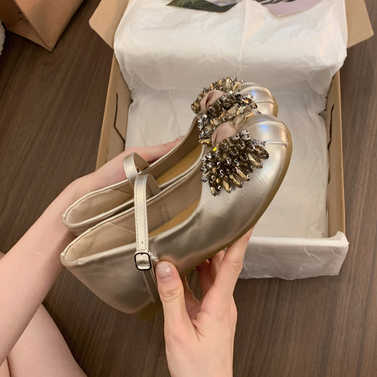 In Stock Women's Mary Jane Flats With Rhinestone Bows, 2026 New Spring Summer Gentle Evening Style Shallow Mouth Soft Sole Leather Shoes