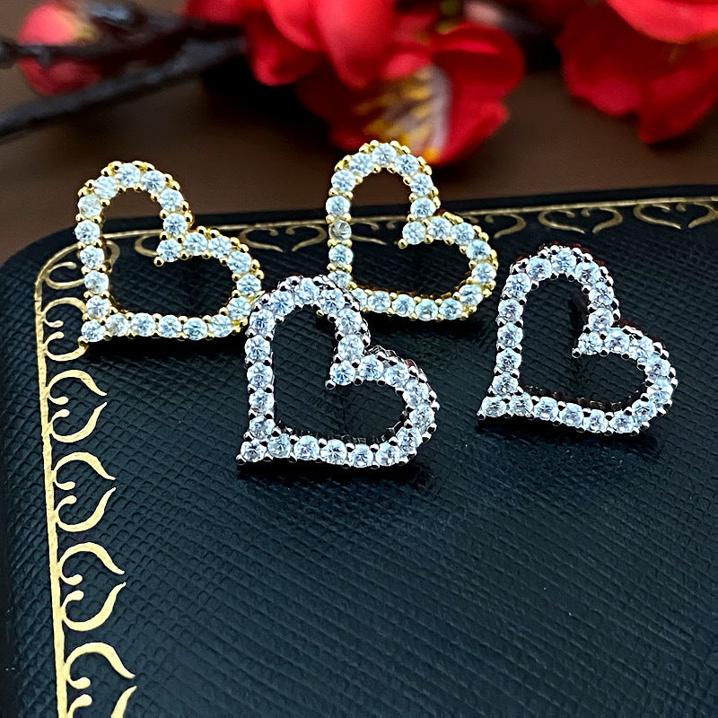 Korean-style Fashionable And Elegant Hollowed-out Heart Stud Earrings