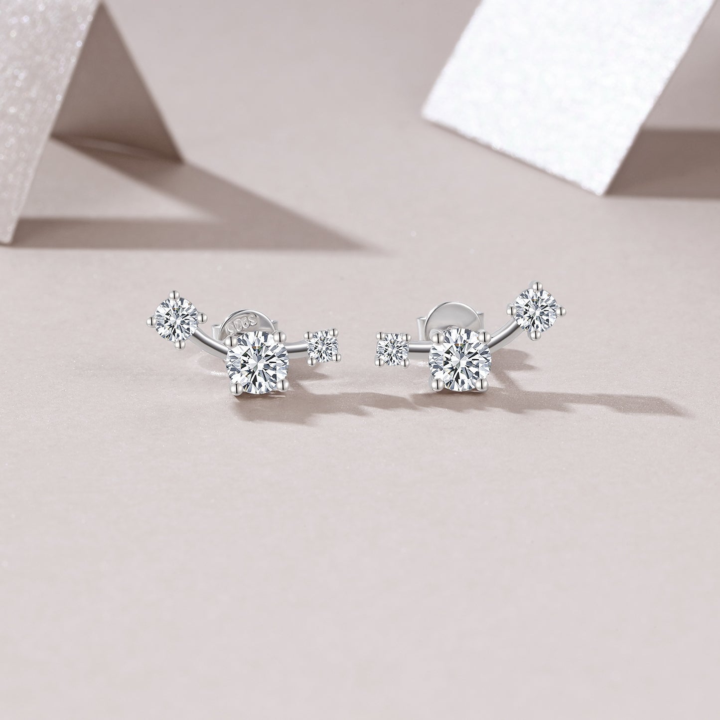S925 Sterling Silver Three-Stone Curved Stud Earrings, 0.5ct D-VVS1 Moissanite, Platinum Plated 2.1g With GRA Certificate Gift Box