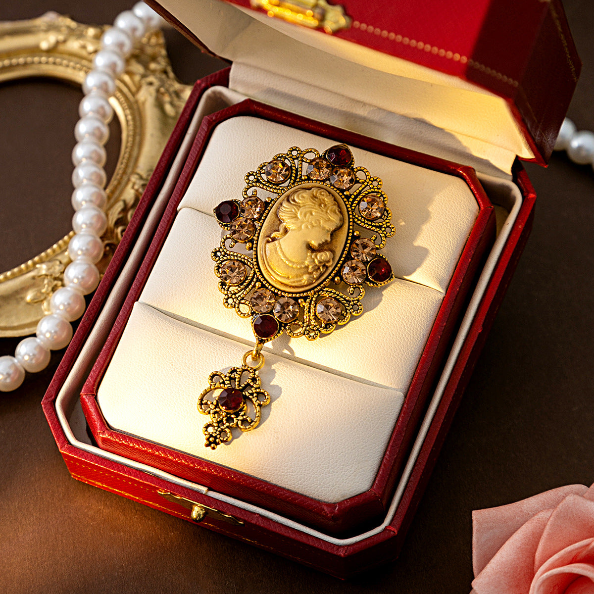 Medieval Beauty Head Brooch Retro Court