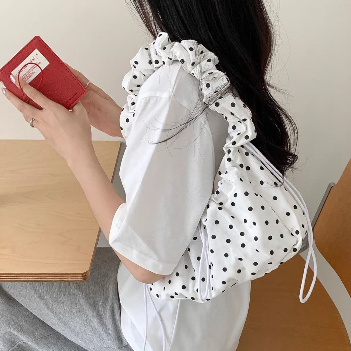 Korean-style Ruffled Polka-dot Underarm Shoulder Bag With A Cloud-like Design