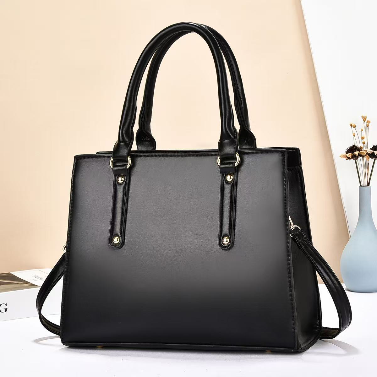 Womens New High-end Large-capacity Fashionable Crossbody Shoulder Bag