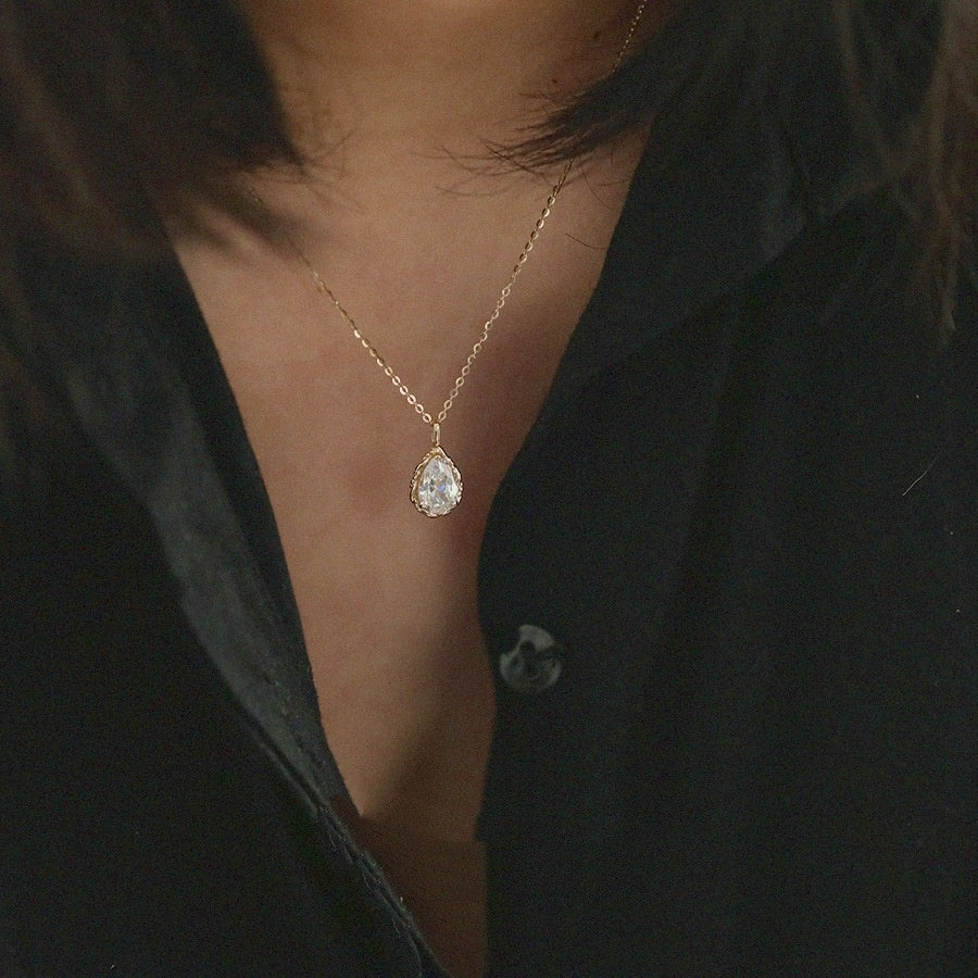 925 Sterling Silver K-Gold Plated Light-Luxury Retro Waterdrop Zircon Pendant With A Moody Vibe
