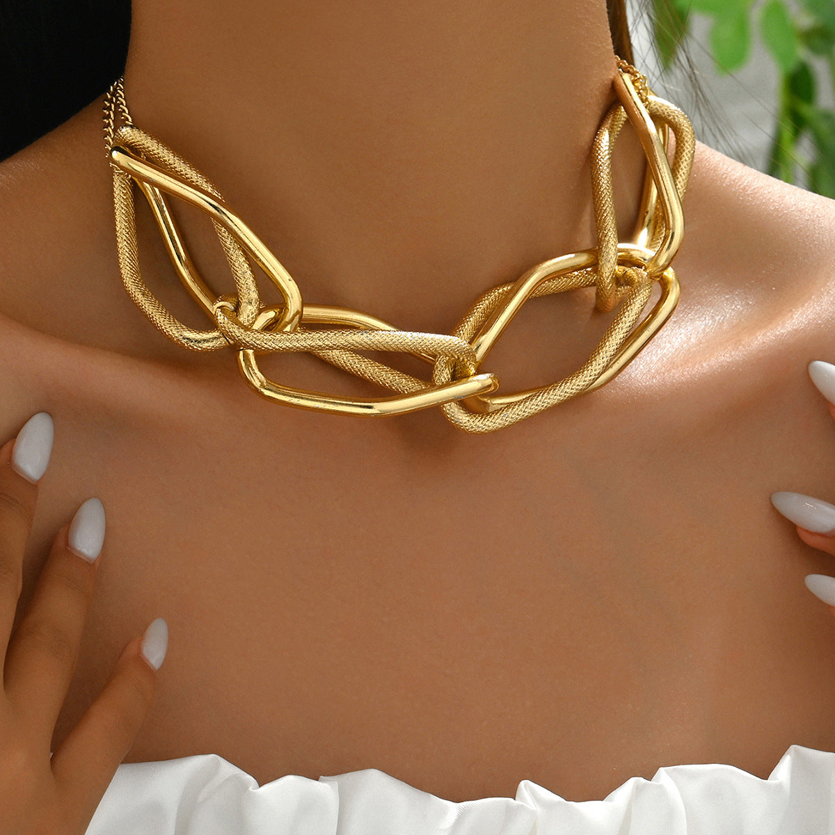 Cross-border European American Fashion OL Women Necklace, Unique Hip Hop Metal Exaggerated Niche Design Long Clavicle Neck Jewelry