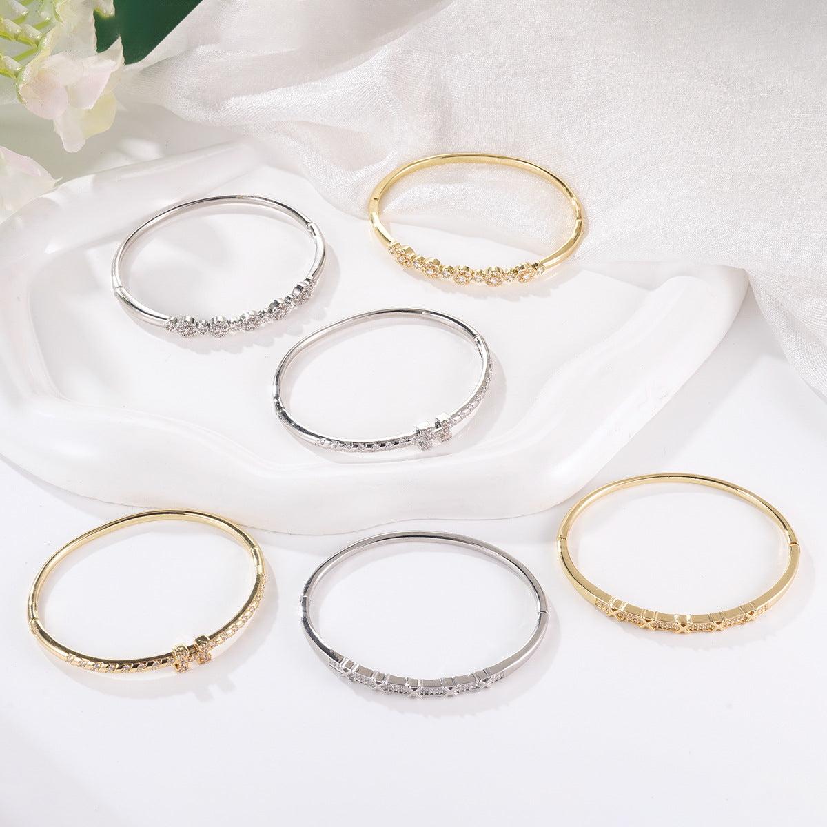 Diamond-encrusted Bracelet Stylish And Minimalist With A Uniquely Personal Touch