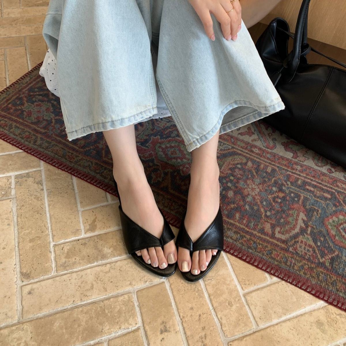 Korean Version Flip Flops For Women With French Style Low Heels And Roman Style Flip Flops